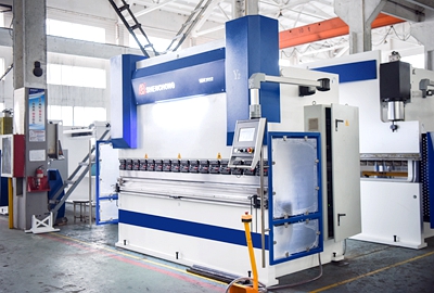 Saudi Arabia - Servo Hybrid CNC Press Brake Machine WDK-2032 side look