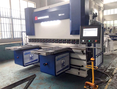 New Zealand - Hybrid Servo Press Brake With 2 Sheet Followers