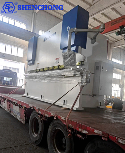 SHENCHONG main motor servo CNC press brake 300t 4500mm delivery