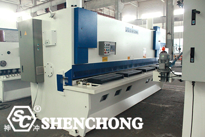 CNC hydraulic guillotine shear CNC hydraulic guillotine shear