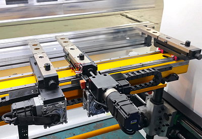 7+1 Axis press brake back gauge finger