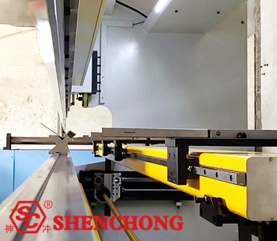 high-precision electro-hydraulic synchronous CNC bending machine high-precision electro-hydraulic synchronous CNC bending machine